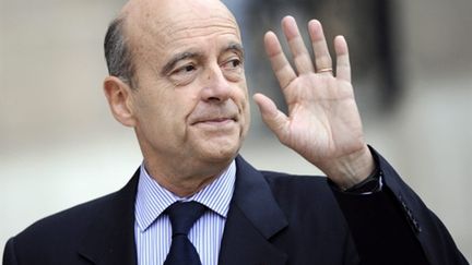 Alain Juppé, ministre de la Défense (17 novembre 2010) (AFP/LIONEL BONAVENTURE)