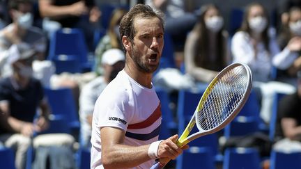 Le Français Richard Gasquet a dominé l'Argentin Diego Schwartzman en huitièmes de finale du tournoi ATP 250 de Lyon, jeudi 20 mai. (MAXIME JEGAT / MAXPPP)