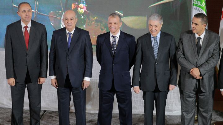 Les 5 candidats de l'élection présidentielle Algérienne avec de gauche à droite :&nbsp;Azzedine Mihoubi, Abdelmadjid Tebboune, Abdelkader Bengrina, Ali Benflis et Abdelaziz Belaïd, le 16 novembre 2019. (AFP)