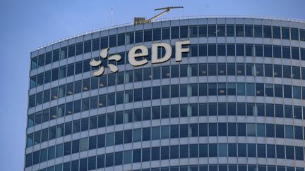 La tour EDF à la Défense à Nanterre (Hauts-de-Seine). (ERIC BERACASSAT / HANS LUCAS / AFP)