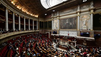 L'Assemblée nationale aux prises avec les mesures d'urgences pour répondre à la crise des "gilets jaunes", le 19 décembre 2018. (PHILIPPE LOPEZ / AFP)