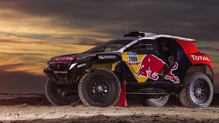 La Peugeot 2008 DKR passe à la couleur pour le Dakar 2015