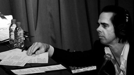 Nick Cave en plein travail de composition.
 (nickcave.com)