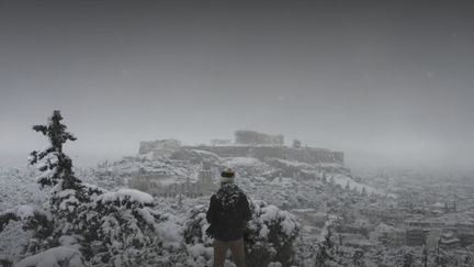 Photo Hebdo : neige en Grèce, apnée sous la glace et invasion de criquets