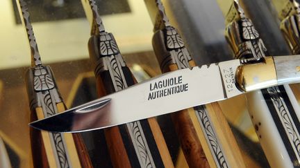 Couteaux de Laguiole : les artisans se mobilisent pour protéger leur savoir-faire