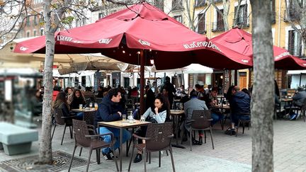 La terrasse d'un bar à Madrid, en janvier 2021. (VALENTIN DUNATE / RADIO FRANCE)