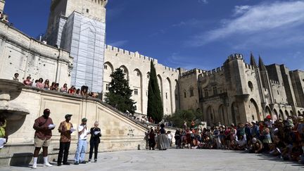 Plusieurs hommages à Nahel ont eu lieu pour la première journée du 77e festival d'Avignon. (REY JEROME / MAXPPP)