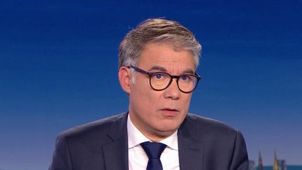 Chute du gouvernement Barnier : "Nous allons devoir créer les conditions d'un nouveau départ, la censure n'est pas une fin en soi", réagit Olivier Faure, premier secrétaire du PS (France 2)