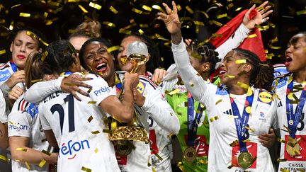 La joie des Bleues après leur troisième trophée mondial, le 17 décembre 2023. (JONATHAN NACKSTRAND / AFP)