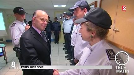 Paris : l'hommage de Bernard Cazeneuve aux policiers