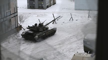 Un char des forces ukrainiennes le 2 février 2017. (ALEXEY FILIPPOV / AFP)