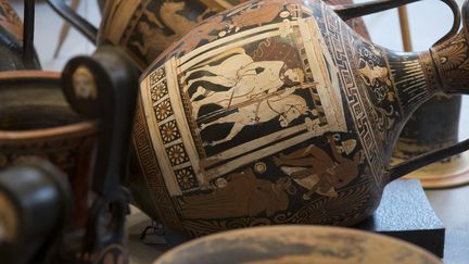 Les oeuvres archéologiques volées récupérées par les Carabiniers italiens, exposées au Musée de Termes de Dioclétien à Rome.
 (Claudio Peri/ANSA/MAXPPP)