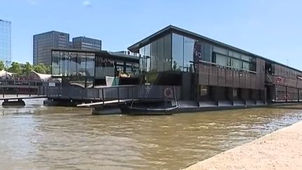 Paris : inauguration du premier hôtel flottant