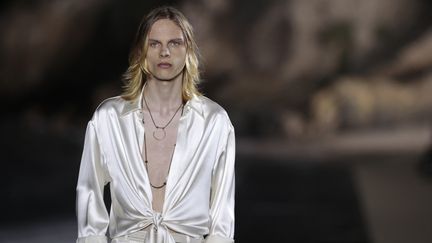 Saint Laurent printemps-été 2020 à Malibu en Californie, le 6 juin 2019 (KYLE GRILLOT / AFP)