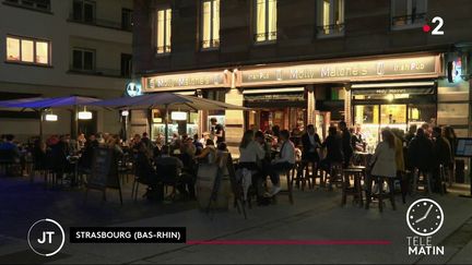 Une terrasse d'un bar à Strasbourg. (France 2)