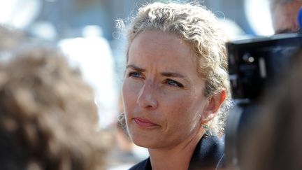 Delphine Batho, l'ex-ministre de l'Ecologie, arrive &agrave; l'universit&eacute; d'&eacute;t&eacute; du PS,&nbsp;le 24 ao&ucirc;t 2013 &agrave; La Rochelle (Charente-Maritime). (XAVIER LEOTY / AFP)