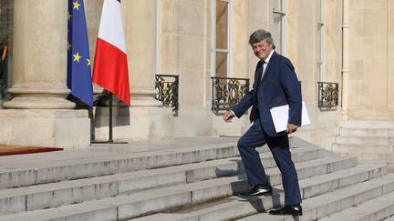 Jean-Louis Borloo sur le perron de l'Elysée, le 22 mai 2018. (LUDOVIC MARIN / AFP)