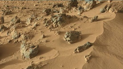 L'une des images prises par le robot Mars Curiosity sur la plan&egrave;te rouge, le 30 octobre 2012. (NASA / AFP)