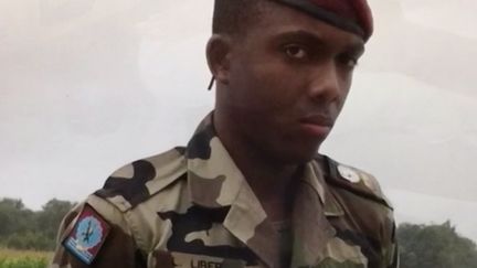 Seul survivant des trois militaires attaqués par Mohamed Merah, Loïc Liber essaie de s'accrocher à la vie. Tétraplégique, il vit désormais dans une chambre d'hôpital. (FRANCE 3)