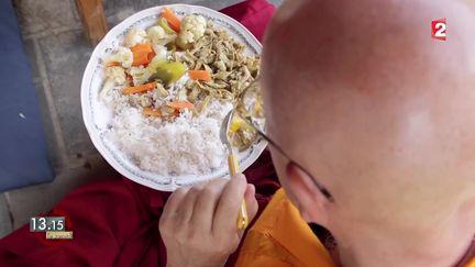 13h15 le samedi. Il n'y a "pas un seul copain" dans l'assiette de Matthieu Ricard