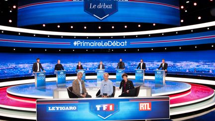 Studio où se déroule le débat des candidats à la primaire à droite et au centre à TF1. (CHRISTOPHE CHEVALIN)