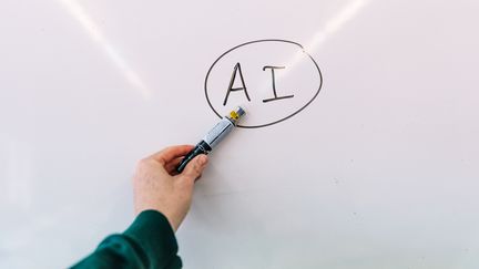 AI in education. "When we talk to students, underlines Hadrien Courtemanche, French teacher, some show total good faith, they say: well yes sir, I used the machine, it's still much more practical and faster! It was a terrifying experience." (Illustration) (ANTONIO HUGO PHOTO / MOMENT RF / GETTY IMAGES)