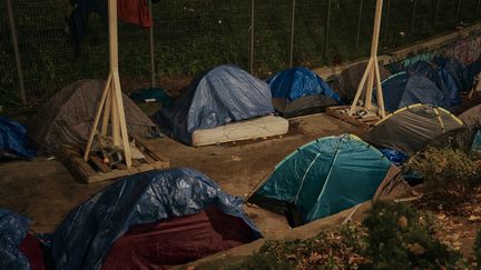 Des tentes de réfugiés, le 30 novembre 2011, au Pré-Sait-Gervais (Seine-Saint-Denis). (PAULINE TOURNIER / HANS LUCAS / AFP)