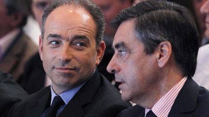 Jean-Fran&ccedil;ois Cop&eacute; et Fran&ccedil;ois Fillon, lors d'une r&eacute;union des cadres de l'UMP, le 26 mai 2012, &agrave; Paris. (THOMAS SAMSON / AFP)