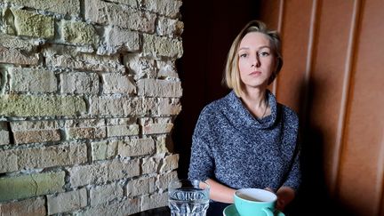 Leda dans un café de Kiev (Ukraine). (AGATHE MAHUET / RADIO FRANCE)