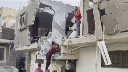 Les combats se poursuivent partout dans Gaza, où Israël mène des opérations terrestres appuyées par des bombardements aériens ou navals.