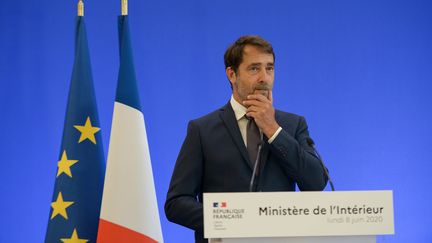 Christophe Castaner lors d'une conférence de presse sur le racisme et les violences policières, à Paris, le 8 juin 2020. (ISA HARSIN / SIPA)