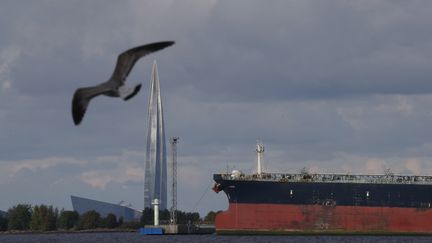 Un tanker à Saint-Petersbourg en Russie. (Photo d'illustration)&nbsp; (ANATOLY MALTSEV / EPA)