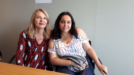 Nathalie Decarsin et Wided Jamil ont participé à un programme d'accompagnement personnalisé pour jeunes issus de milieux modestes&nbsp;grâce à&nbsp;l'Institut Télémaque. (BENJAMIN MATHIEU / RADIO FRANCE)