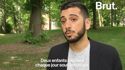 Lyes Louffok est membre du Conseil National de la Protection de l’Enfance. Il demande le rétablissement du ministère de l’Enfance, supprimé par le nouveau gouvernement. Il a expliqué pourquoi à Brut. (Brut)