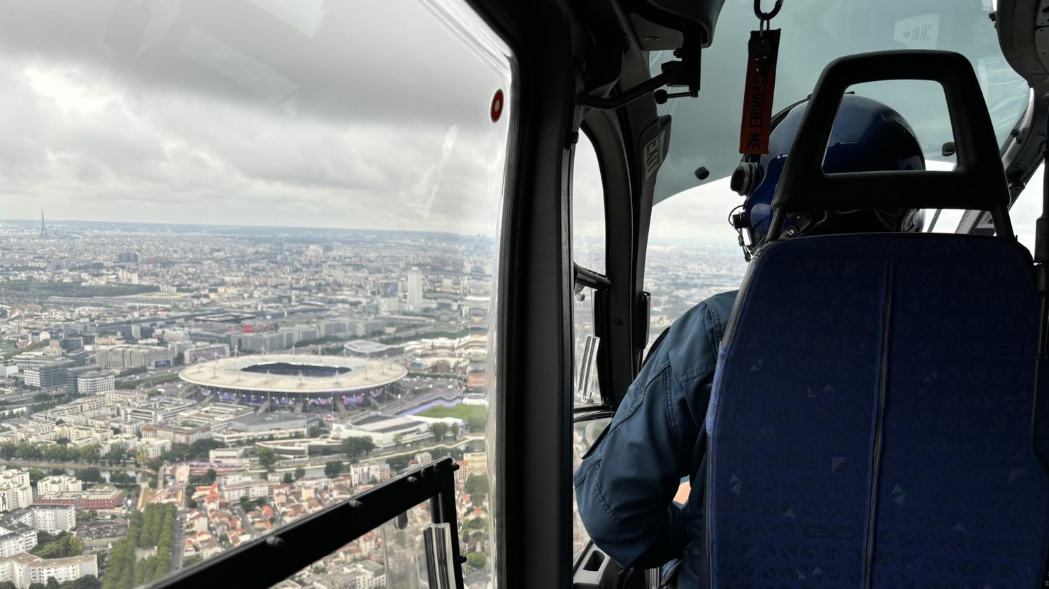 REPORTAGE. “On est assuré d’une grande réactivité” : dans le ciel des JO de Paris 2024, les hélicoptères de la gendarmerie veillent