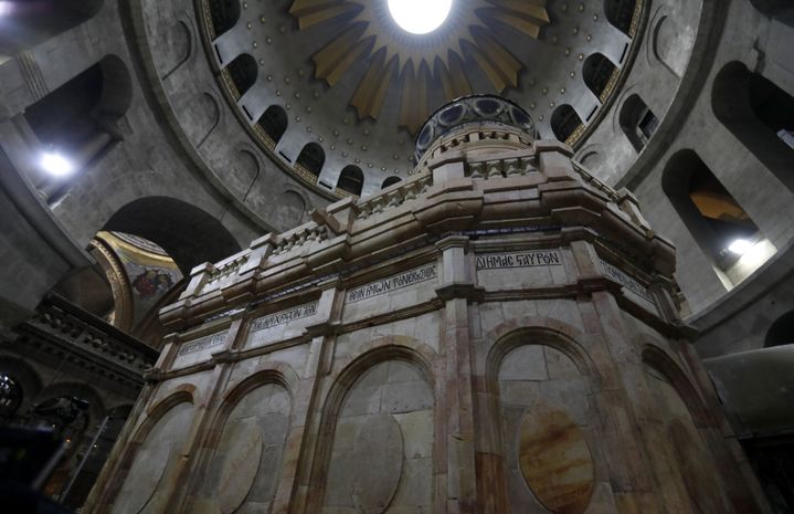 L'édicule reconstruit à l'identique du tombeau du Christ le 20 mars 2017.
 (Gali TIBBON / AFP)