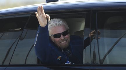 Richard Branson avant son envol à bord de Virgin Galactic, le 11 juillet 2021. (PATRICK T. FALLON / AFP)