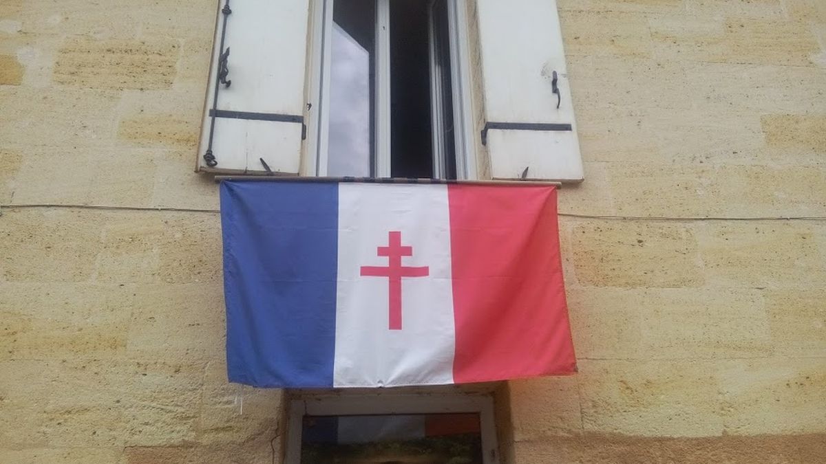 C'est uniquement par patriotisme : à Sainte-Terre, en Gironde, le maire et  un habitant s'écharpent pour un drapeau