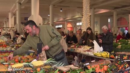 Noël et fêtes de fin d'année : effervescence dans les marchés français (FRANCE 3)