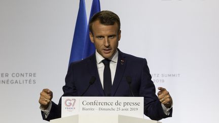 Le président de la République, Emmanuel Macron, donne une conférence de presse à Biarritz (Pyrénées-Atlantiques), le 25 août 2019. (RITA FRANCA / NURPHOTO / AFP)