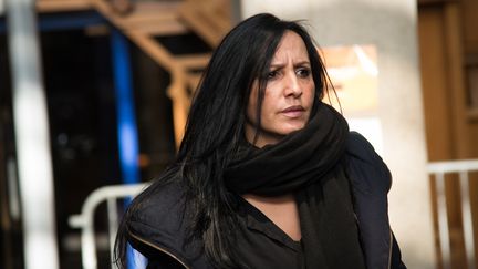 Amal Bentounsi, lors du procès du policier qui a tué en 2012 son frère&nbsp;Amine Bentounsi, à Bobigny (Seine-Saint-Denis), le 15 janvier 2016. (MANNONE CADORET / CITIZENSIDE / AFP)