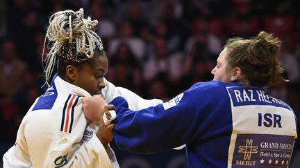 La Française Romane Dicko lors des Championnats d'Europe de judo à Sofia, le 1er mai 2022. (NIKOLAY DOYCHINOV / AFP)