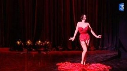 Après &quot;Tournée&quot; d&#039;Amalric, le cabaret New Burlesque séduit la Cité Internationale
 (Culturebox)