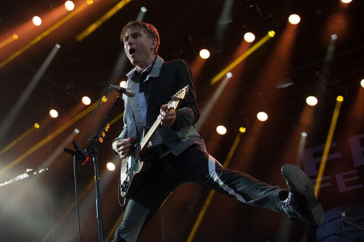 Alex Kapranos de Franz Ferdinand le 5 juillet aux Eurockéennes 2014.
 (Sébastien Bozon / AFP)