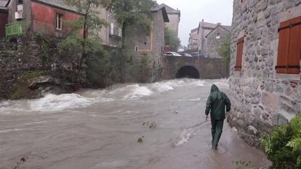 Intempéries : un épisode cévenol touche le sud-est de la France (franceinfo)