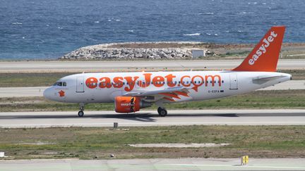 Un avion easyjet à l'aéroport de Nice, en France. (J.M EMPORTES / AFP)