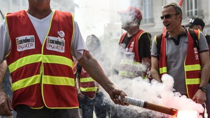 Dans le cortège des cheminots à Lyon le 19 avril 2018. (PHILIPPE DESMAZES / AFP)