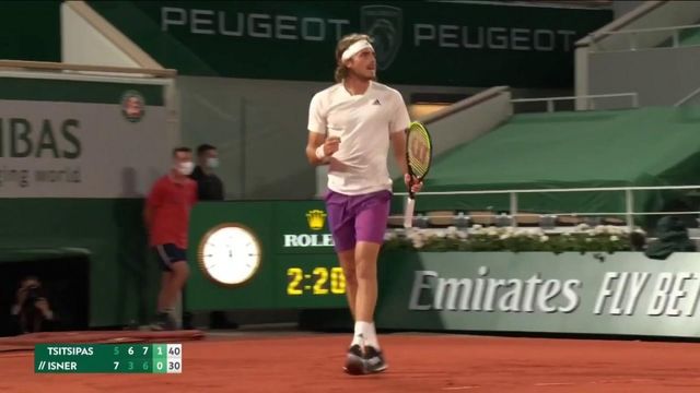 VIDÉO. Roland-Garros 2021 : revivez les moments forts de la victoire de Stefanos Tsitsipas contre John Isner au 3e tour