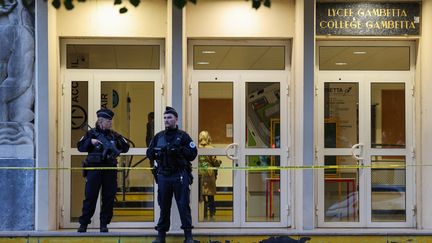 Attentat dans un lycée d'Arras : l'école est-elle devenue une cible privilégiée du terrorisme islamiste ?