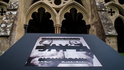 La pochette de "Magna Carta Holy Grail" dévoilée dans la cathédrale de Salisbury.
 (Lifeandtimes.com)